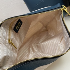 Новая серия сумок PRADA, одновременный выпуск в Европе и США. Каж
