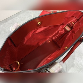 Новая серия сумок PRADA Очень практичная сумка для покупок, сдерж