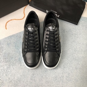 PRADA Повседневная обувь 38—43  Черная кожа