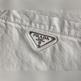 Джинсовая куртка PRADA с небольшим логотипом Описание изготовлени