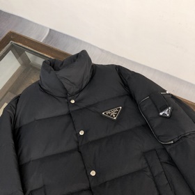 PRADA Зимняя новинка Пуховик Пуховая куртка Изготовлен из высоко