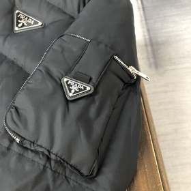 PRADA Зимняя новинка Пуховик Пуховая куртка Изготовлен из высоко