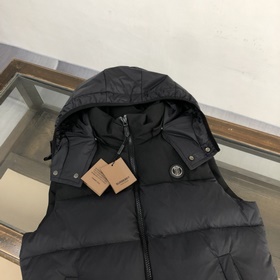 BURBERRY Пуховая жилетка Индивидуальные металлические аксессуары