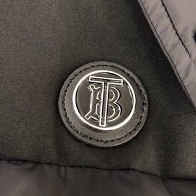 BURBERRY Пуховая жилетка Индивидуальные металлические аксессуары