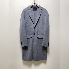 Шерстяной пальто Prada Это пальто с ручной строчкой и оригинально
