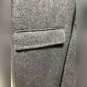 Шерстяной пальто Prada Это пальто с ручной строчкой и оригинально