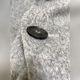 Шерстяной пальто Prada Это пальто с ручной строчкой и оригинально