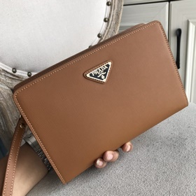 Сумка Prada из нержавеющей стали с кодовым замком (итальянская ко