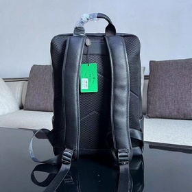 Рюкзак Prada из высококачественной импортной кожи, с логотипом из