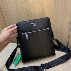 PRADA сумка через плечо, импортирована из Италии, из кожи высшего