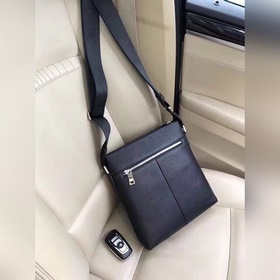 Сумка Prada, модель 3539-3. Итальянский бренд, основанный в Милан