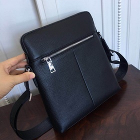 Сумка Prada через плечо. Высококачественная кожа импортного произ