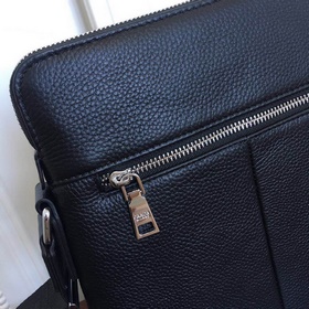 Сумка Prada через плечо. Высококачественная кожа импортного произ