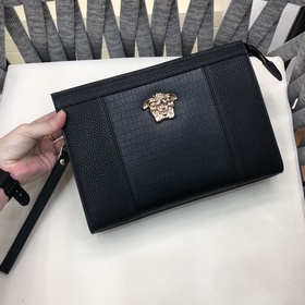 Сумка Versace из импортной кожи высокого качества, мягкая и нежна