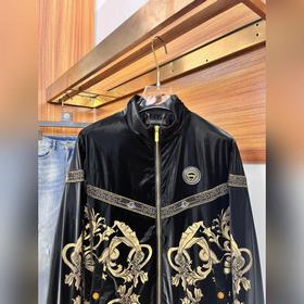 VERSACE, последние модели курток и пальто Простой и модный, легко