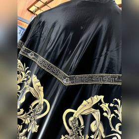 VERSACE, последние модели курток и пальто Простой и модный, легко