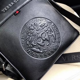 VERSACE Мужская сумка Versace с диагональным ремнем, с четко вид