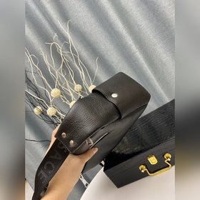 VERSACE Мужская сумка через плечо с четким рисунком кожи (фотогра