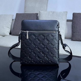 Сумка через плечо Versace Модель： 28063-2 Размер： 24-28-7 Кожа оч