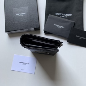 Новый кошелек Saint Laurent из импортной кожи мелкой зернистости