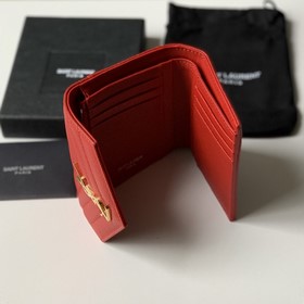 Saint Laurent Короткий кошелек из импортной кожи с мелкой текстур