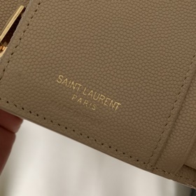 Saint Laurent Короткий кошелек из импортной кожи с мелкой текстур