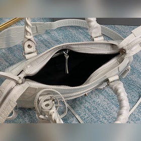 Balenciaga Сумка в стиле мотоцикла с крокодиловым узором Сумка и