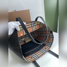 Новая сумка-тоут от Burberry изготовлена из мягкой кожи С большим