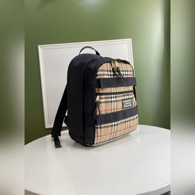 Burberry Новейшая модель рюкзака Название происходит от самой вы