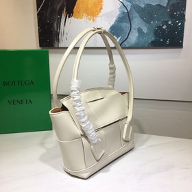 BV  THE ARCO плетеная модель, для тех, кто не может забыть плет