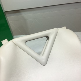 BV  Сумка Новейшая сумка triangle в форме перевернутого треуголь