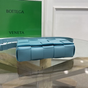 BV  Новая сумка через плечо с крупным плетением Это одна из сам
