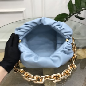 BV  Цепочка с облаками Как всем известно, облако The pouch являе