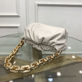 BV  Цепочка с облаками Как всем известно, облако The pouch являе