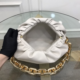 BV  Цепочка с облаками Как всем известно, облако The pouch являе