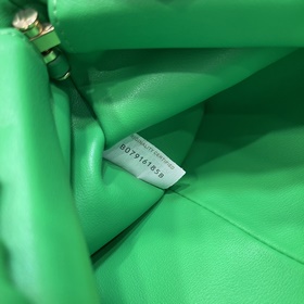 BV Цепочка с облаками. Всем хорошо известная сумка The pouch, к