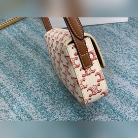 CELINE Красные элементы украшают классический силуэт. Капсульная