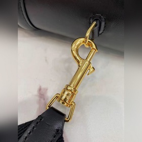 CELINE Сумка из гладкой кожи, подкладка из кожи/ткани, через пле