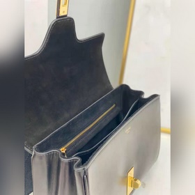CELINE Сумка из гладкой кожи, подкладка из кожи/ткани, через пле