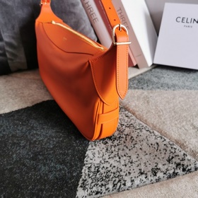 CELINE Сумка под мышку Мягкая на ощупь, мягкая сумка. Внутренняя 