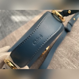 CHLOE Сумка через плечо с модным и ярким дизайном, украшенная нак
