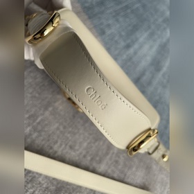 CHLOE Сумка через плечо с модным и ярким дизайном, украшенная нак