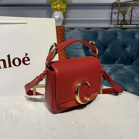 CHLOE Сумка C Bag с кожаным ремнем через плечо отличается модным 