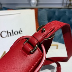 CHLOE Сумка C Bag с кожаным ремнем через плечо отличается модным 