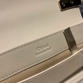 CHLOE Сумка C Bag с кожаным ремнем через плечо отличается модным 