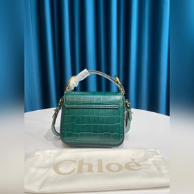 CHLOE Сумка C Bag с косым ремнем отличается модным и ярким дизайн