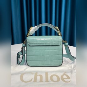 CHLOE Сумка C Bag с косым ремнем отличается модным и ярким дизайн