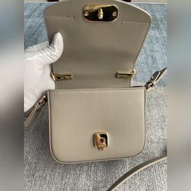 CHLOE Сумка через плечо с модным и ярким дизайном, украшенная нак
