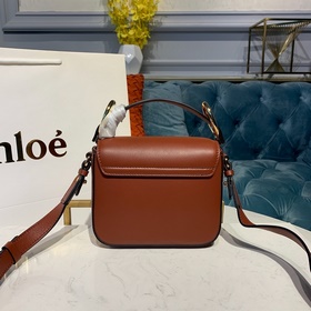 CHLOE Сумка C Bag с косым ремнем отличается модным и ярким дизайн