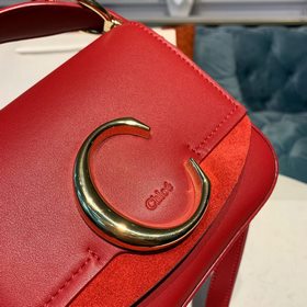 CHLOE Сумка C Bag с косым ремнем отличается модным и ярким дизайн